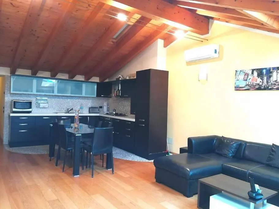 La Corte House Salò 0*,  Italië